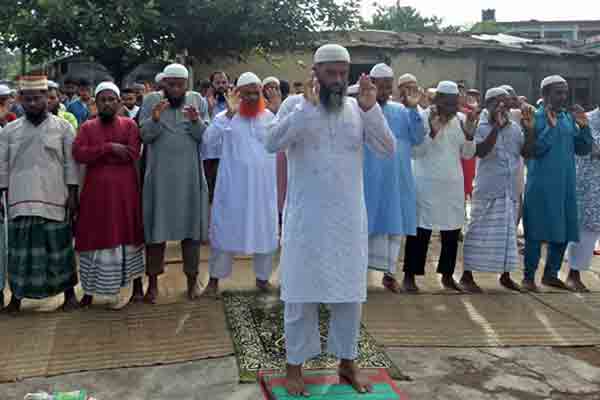 ঝিনাইদহে ঈদের জামায়াত অনুষ্ঠিত