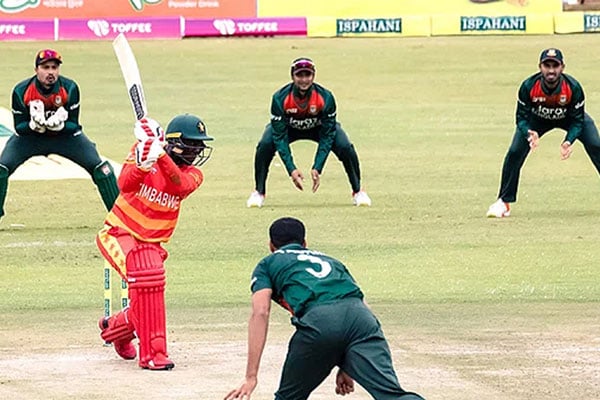 টাইগারদের ২৯৯ রানের লক্ষ্য দিল জিম্বাবুয়ে