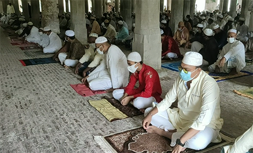 বাগেরহাটের ষাটগম্বুজ মসজিদে ঈদের প্রধান ৩টি জামাত অনুষ্ঠিত