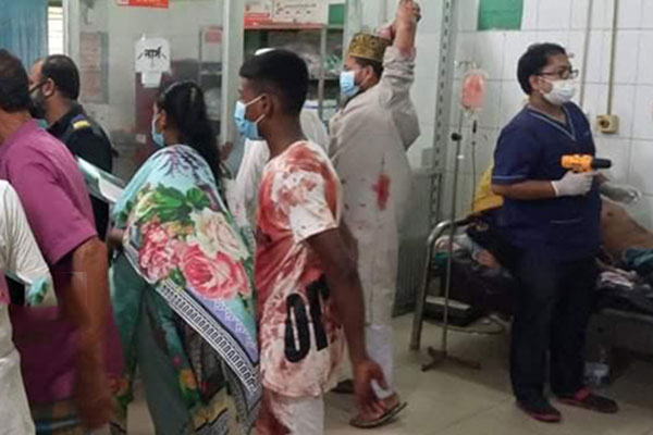 কোরবানি দিতে গিয়ে আহত শতাধিক