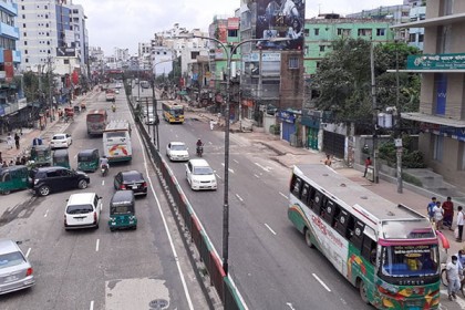 ঈদের দিনও রাজধানী ছাড়ছেন অনেকে

