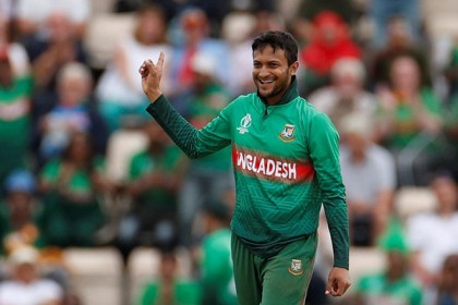 ওয়ানডেতে বোলারদের তালিকায় সেরা দশে সাকিব
