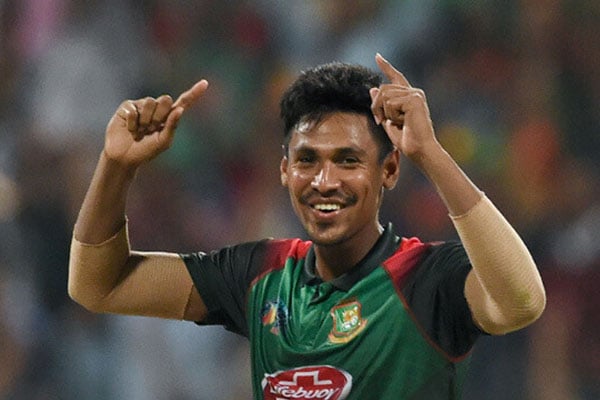 দ্বিতীয় ওভারেই মোস্তাফিজের আঘাত
