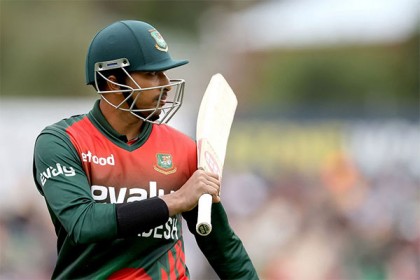 হারারেতে রান তাড়ায় চাপে টাইগাররা