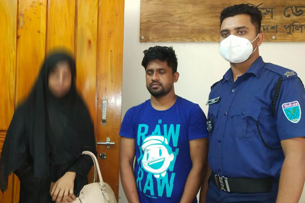 প্রেমিকের হাত ধরে উধাও দুই সন্তানের জননী, এরপর যা ঘটল  

