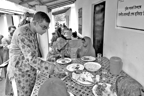 আশ্রয়ণ প্রকল্পে ঈদের খুশি 