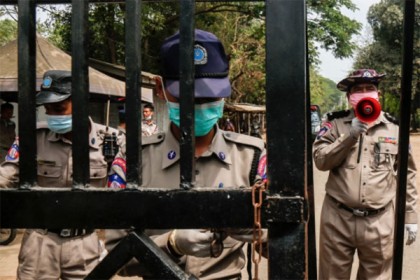 গাদাগাদি করে রাখায় ইয়াঙ্গুনের কারাগারে বন্দিদের বিক্ষোভ

