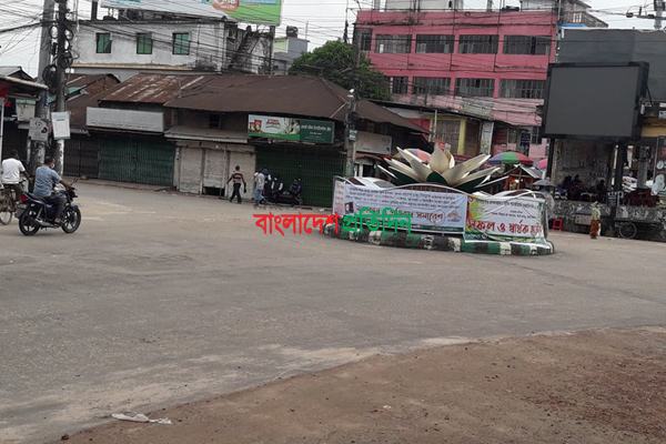 খাগড়াছড়িতে লকডাউনে প্রশাসনের মাইকিং, জরিমানা আদায় 