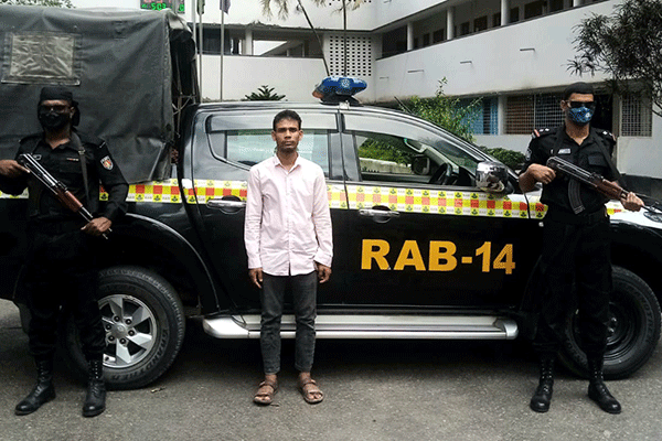 ফুলবাড়িয়া থেকে জেএমবি সদস্য আটক 