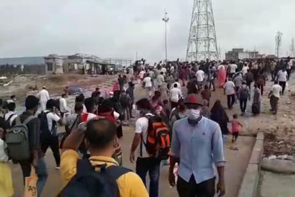 শিমলিয়া-বাংলাবাজার নৌরুটে থেমে নেই যাত্রী পারাপার