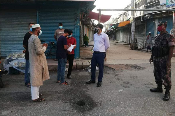 খুলনায় লকডাউনের তৃতীয় দিনে ২৯ হাজার টাকা জরিমানা