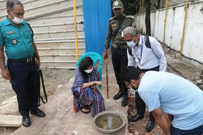 এডিস মশার লার্ভা পাওয়ায় ১০ ভবনকে জরিমানা

