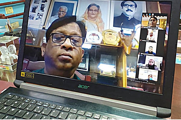 
'করোনা প্রতিরোধে গ্রাম পর্যায়ে
মনিটরিং বাড়াতে হবে'