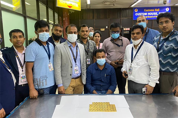 শাহজালাল বিমানবন্দরে ৩ কোটি টাকার স্বর্ণসহ সৌদি ফেরত যাত্রী আটক