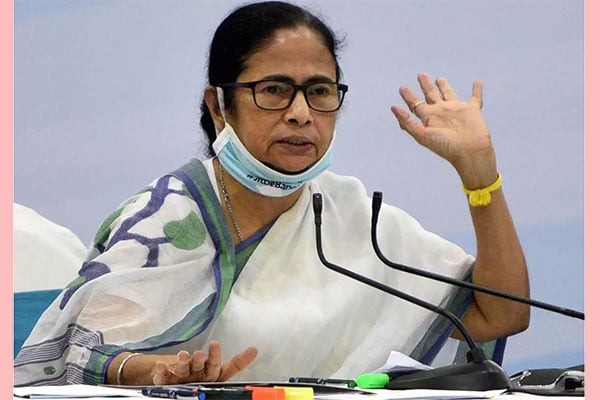 বিরোধী জোটের নেতৃত্ব দিতে চেয়ে মমতার কৌশল