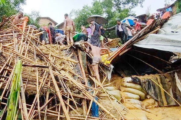 কক্সবাজারে পাহাড় ধস ও ঢলের পানিতে ভেসে গিয়ে ৮ জনের মৃত্যু 