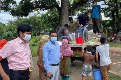 সাভারে খোলা বাজারে চাল-আটা বিক্রয়ের উদ্বোধন