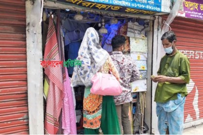 সিলেটে লকডাউনে ‘হাফ শার্টার’ ব্যবসা