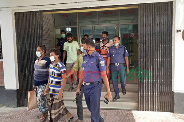 গোপন বৈঠক করার সময় জামায়াত-শিবিরের ২০ নেতা-কর্মীকে আটক