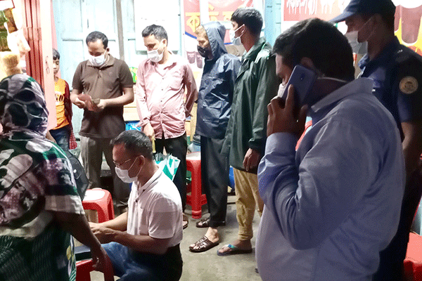 লকডাউন অমান্য করায় কলাপাড়ায় ৩৪ জনকে অর্থদণ্ড