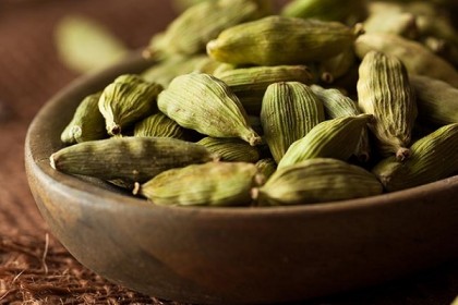 প্রতিদিন এলাচ খেলে কমতে পারে যেসব অসুখ