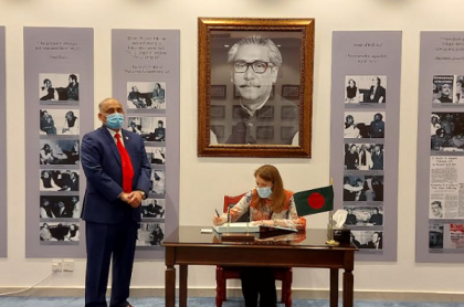 কুয়েতস্থ বাংলাদেশ দূতাবাস পরিদর্শন যুক্তরাজ্যের রাষ্ট্রদূতের