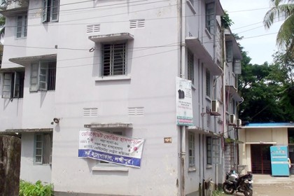 লক্ষ্মীপুর হাসপাতালে সেবা বঞ্চিত রোগীর স্বজনরা ক্ষুব্ধ 