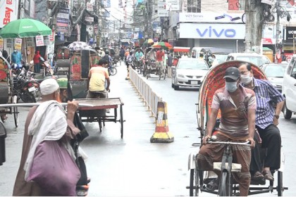 বরিশালে ঢিলেঢালা লকডাউন