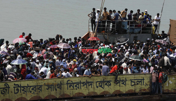বৈরী আবহাওয়া, বাংলাবাজার-শিমুলিয়া নৌপথে ফেরি চলাচল বন্ধ 