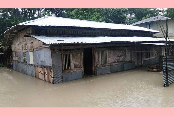 বাগেরহাটে অবিরাম বৃষ্টিতে পানিবন্দি ৬০ হাজার পরিবার