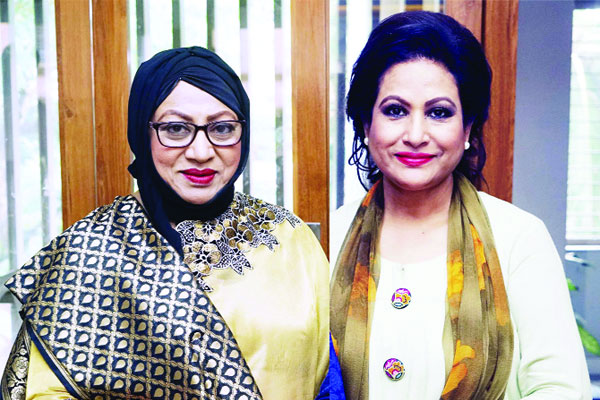 ববিতার জন্মদিনে ফুলেল শুভেচ্ছা