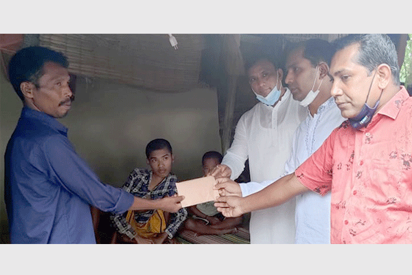 বিরল রোগে আক্রান্ত তিন শিশু পরিবারটির পাশে দাঁড়ালেন সুজন