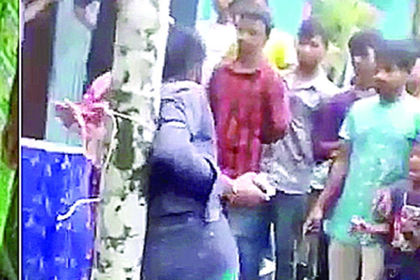 হিজলায় গাছে বেঁধে নির্যাতন, ছাড়াতে গিয়ে স্ত্রী লাঞ্ছিত