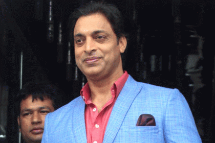 ইংল্যান্ডকে হারাতে ভারতীয় পেসারদের যে পরামর্শ দিলেন শোয়েব আখতার