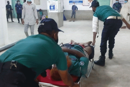 রাজধানীতে মাইক্রোবাসের ধাক্কায় পুলিশ কনস্টেবল নিহত