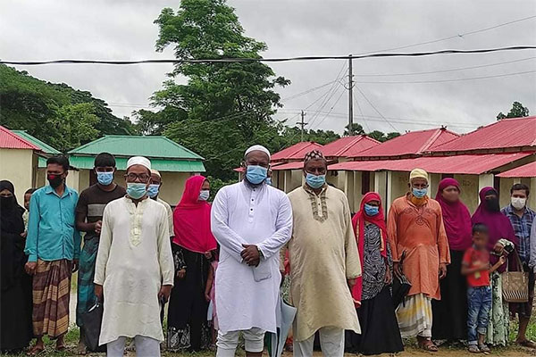 চৌদ্দগ্রামে প্রধানমন্ত্রীর উপহারের ঘর পেয়ে আনন্দিত উপকারভোগীরা