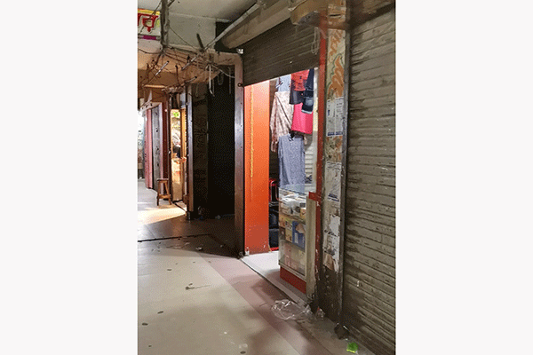 চকরিয়ায় লকডাউনেও দোকান খুলে ব্যবসা