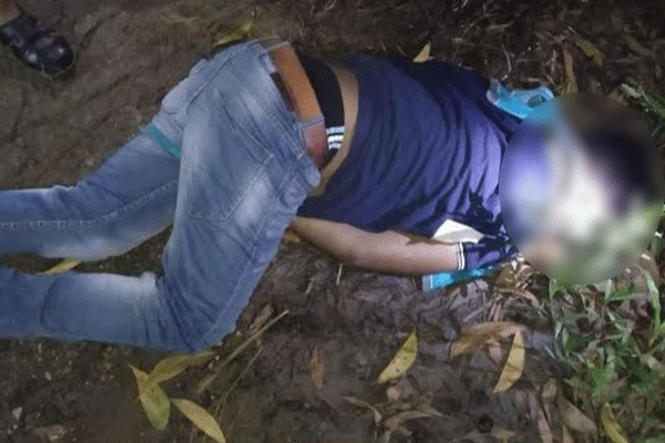 হাত বাঁধা অবস্থায় যুবকের লাশ ফেলে চলে গেল অজ্ঞাত মাইক্রোবাস