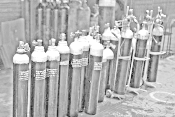 অক্সিজেন সিলিন্ডার রিফিলে অরাজকতা 