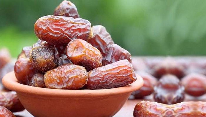 রুচি বাড়ায় খেজুর