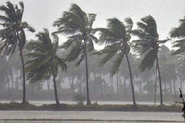 দেশের যেসব স্থানে মাঝারি ও ভারী বৃষ্টির পূর্বাভাস আজ