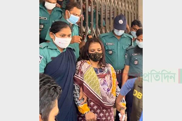চার মামলায় ১৪ দিনের রিমান্ডে হেলেনা জাহাঙ্গীর