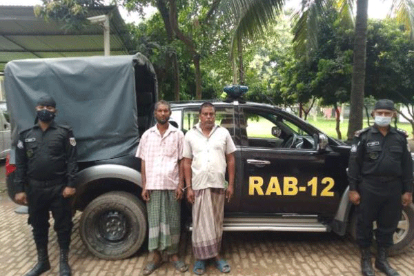 বগুড়ায় দুই প্রতারক গ্রেফতার