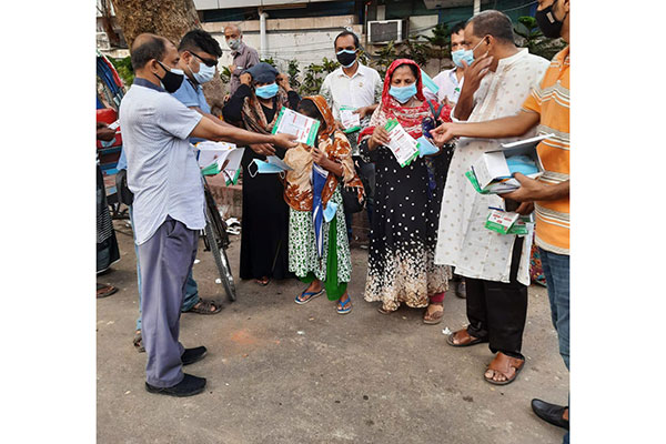 ডেঙ্গু ও করোনা সচেতনতায় আওয়ামী লীগের ত্রাণ উপকমিটি 