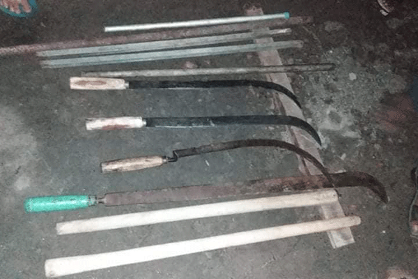 পাবনায় হামলার প্রস্তুতিকালে দেশি অস্ত্র উদ্ধার