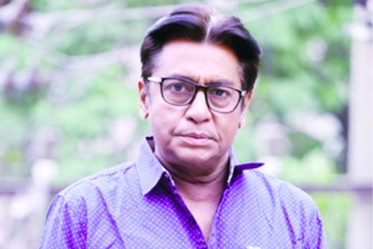 ‘কাউকে হুটহাট অভিনয়শিল্পী বা মডেল বলাটা সত্যিকারের শিল্পী ও মডেলদের অপমান’