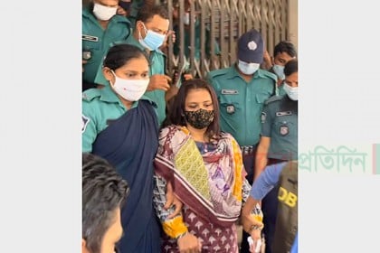 চার মামলায় ১৪ দিনের রিমান্ডে হেলেনা জাহাঙ্গীর