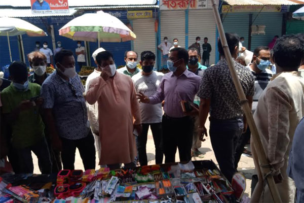 কালিয়াকৈরে লকডাউন অমান্য করায় ভ্রাম্যমাণ আদালতের জরিমানা