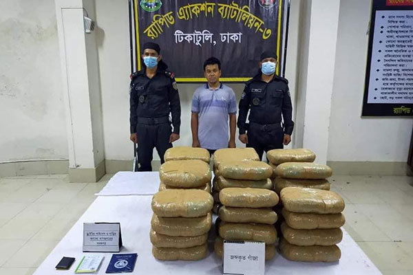 অ্যাম্বুলেন্সে মিলল ৮৫ কেজি গাঁজা