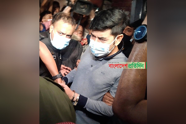 এবার রাজ মাল্টিমিডিয়ার নজরুল রাজ আটক

